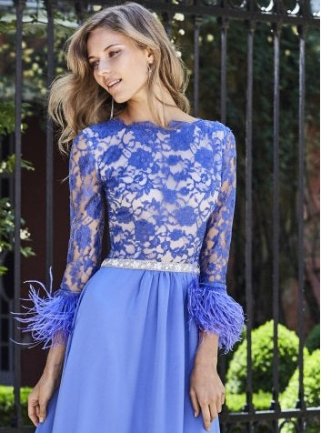 ABITO ANA TORRES CON PIZZO E PIUME